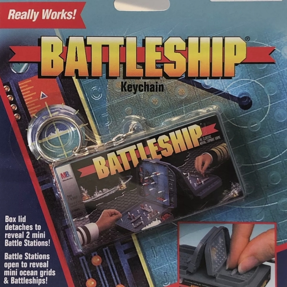 VINTAGE* 1999 Basic Fun #539-0 Board Game BATTLESHIP Keychain New Sealed